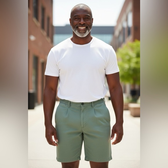 Vineyard Vines Green Flat Front Shorts - Picture 1 of 4